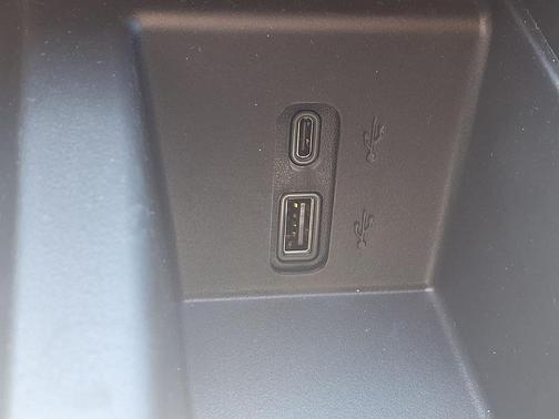 Ebony 2026 GMC Acadia AT4
