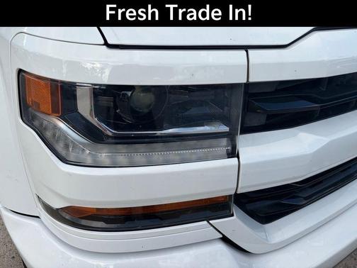 Summit White 2018 Chevrolet Silverado 1500 LT
