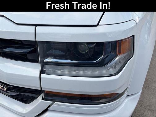 Summit White 2018 Chevrolet Silverado 1500 LT