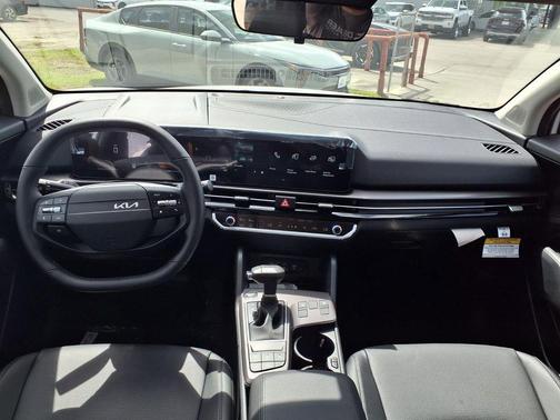 Glacial White Pearl 2026 Kia Sportage EX