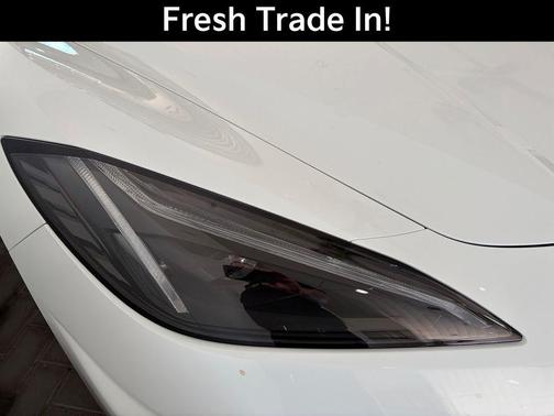 Arctic White 2024 Chevrolet Corvette Stingray w/2LT