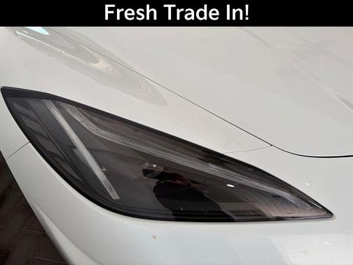 Arctic White 2024 Chevrolet Corvette Stingray w/2LT