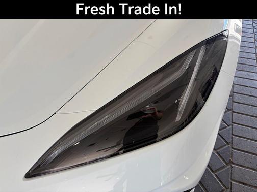 Arctic White 2024 Chevrolet Corvette Stingray w/2LT