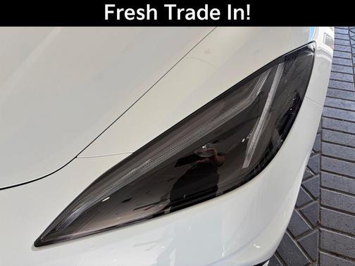 Arctic White 2024 Chevrolet Corvette Stingray w/2LT