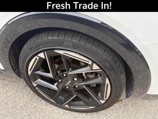 Snow White Pearl 2025 Kia K4 GT-Line