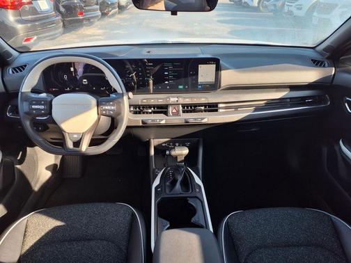Snow White Pearl 2025 Kia K4 GT-Line