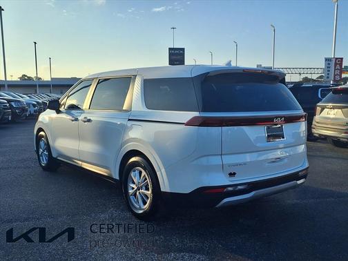 2024 Kia Carnival LX