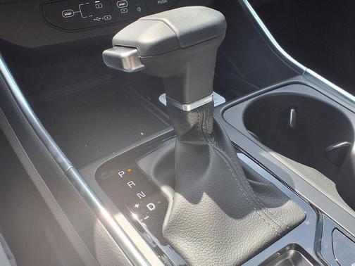 Metal 2026 Kia Carnival EX