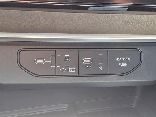 Metal 2026 Kia Carnival EX