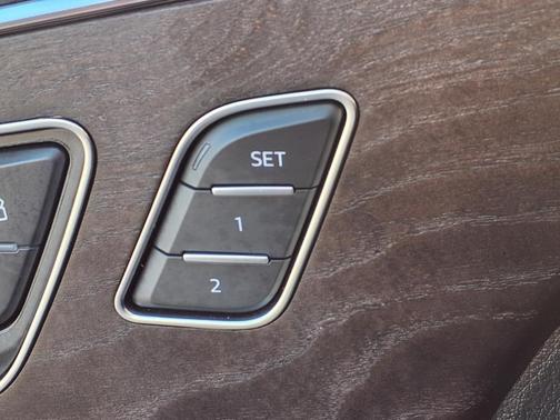 2023 Audi Q8 55 Premium Plus