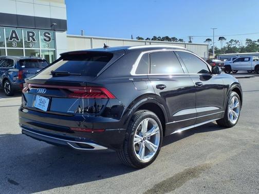 2023 Audi Q8 55 Premium Plus
