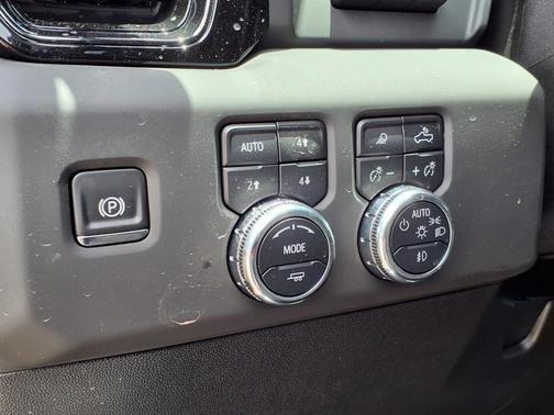 2025 GMC Sierra 3500 AT4