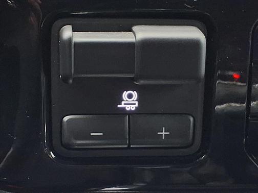 Summit White 2025 GMC Sierra 1500 SLT