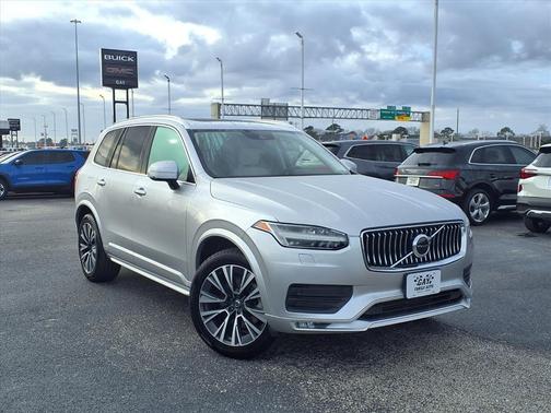 2021 Volvo XC90 T5 Momentum 7 Passenger