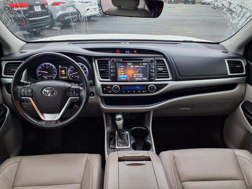 2017 Toyota Highlander 