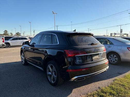 2022 Audi Q5 45 S line Premium Plus
