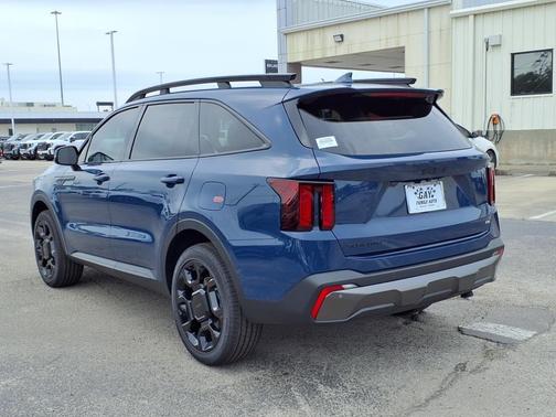 2025 Kia Sorento X-Line EX