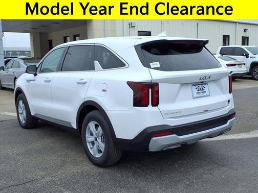 2025 Kia Sorento LX