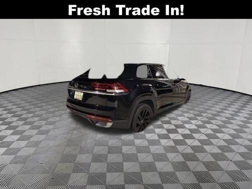 2022 Volkswagen Atlas Cross Sport 2.0T SE w/Technology