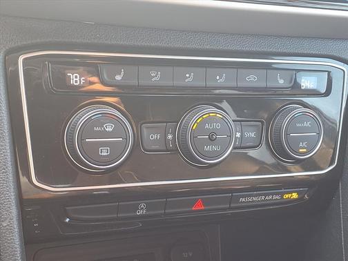 2022 Volkswagen Atlas Cross Sport 2.0T SE w/Technology