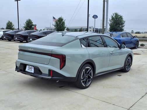 2026 Kia K4 GT-LINE