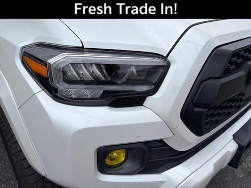 Pearl 2021 Toyota Tacoma TRD Sport