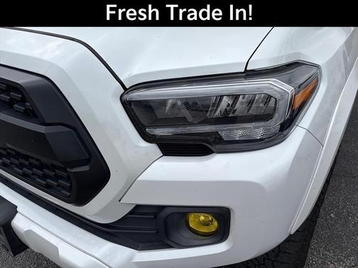 Pearl 2021 Toyota Tacoma TRD Sport