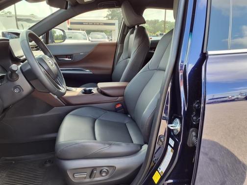 2024 Toyota Venza XLE