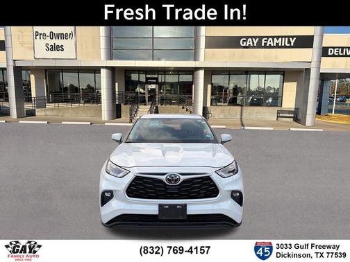 Pearl 2024 Toyota Highlander LE