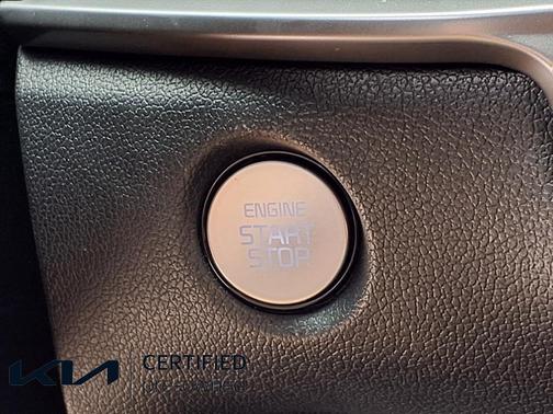 2025 Kia Sorento LX