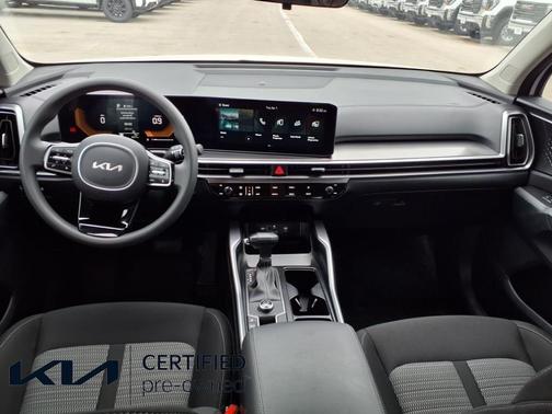 2025 Kia Sorento LX