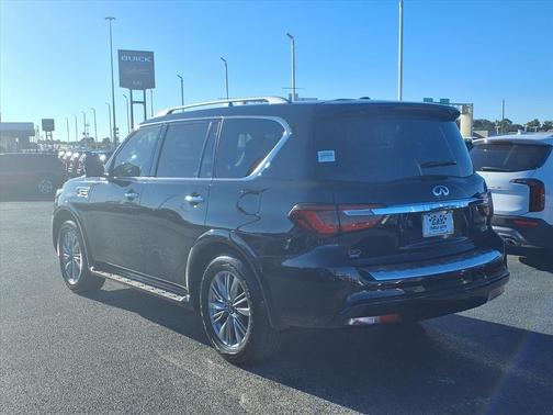 2022 INFINITI QX80 Luxe