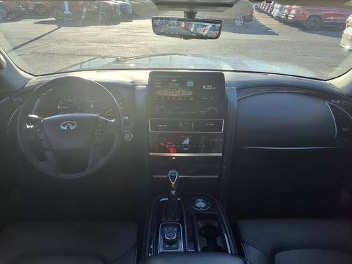 2022 INFINITI QX80 Luxe
