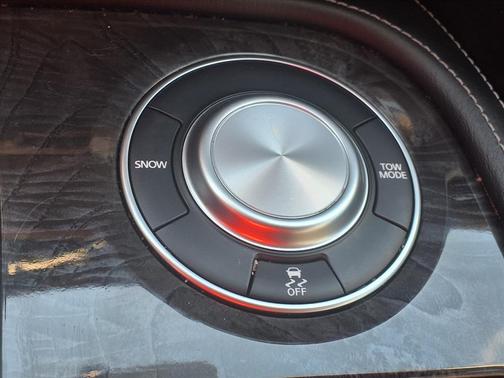 2022 INFINITI QX80 Luxe