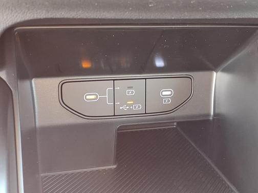 2025 Kia Sorento LX