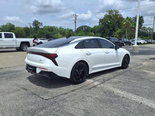 Snow White Pearl 2026 Kia K5 GT-Line