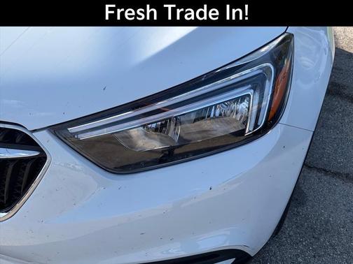 Summit White 2022 Buick Encore Preferred