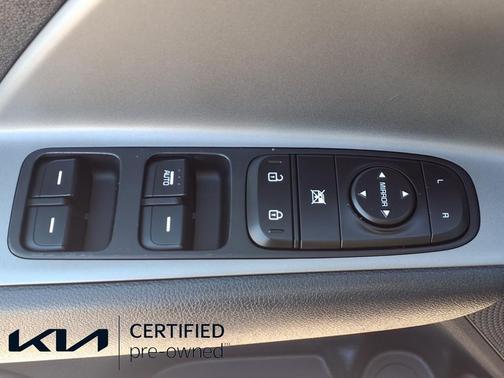 2022 Kia Niro LX