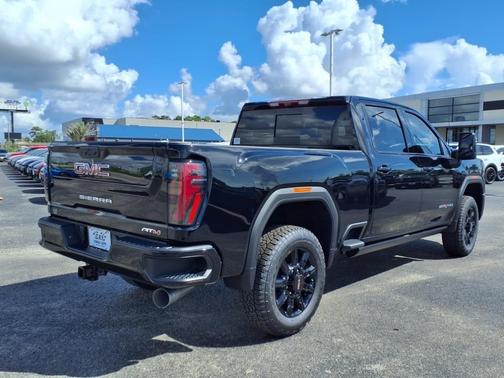 2025 GMC Sierra 2500 AT4