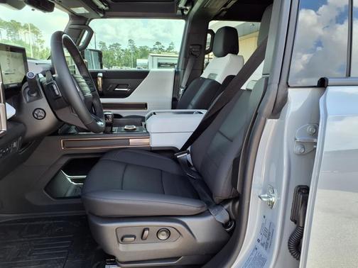 2025 GMC HUMMER EV SUV 2X