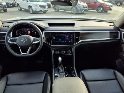 2022 Volkswagen Atlas 3.6L SE w/Technology