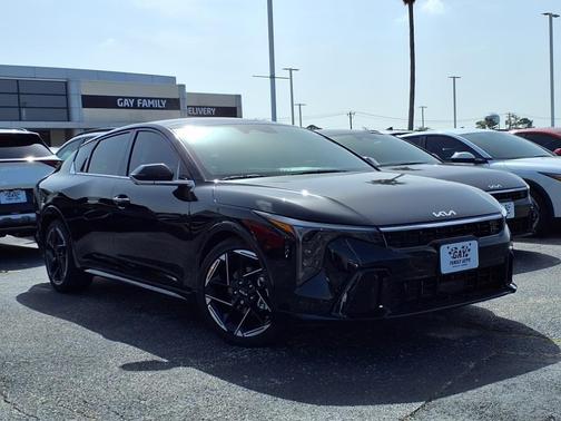2025 Kia K4 GT-Line