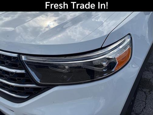 Oxford White 2021 Ford Explorer XLT