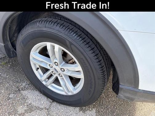 Oxford White 2021 Ford Explorer XLT