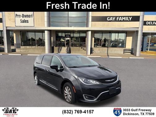 Brilliant Black Crystal Pearlcoat 2017 Chrysler Pacifica Touring-L