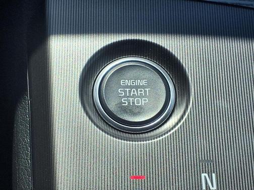 Snow White Pearl 2026 Kia Sportage Hybrid SX-Prestige