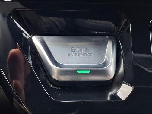 Summit White 2025 GMC Sierra 1500 AT4