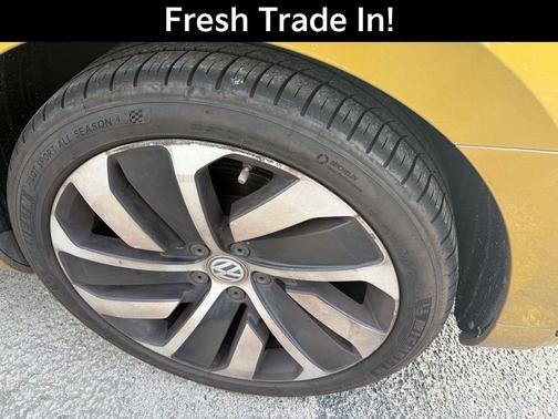 Kurkuma Yellow Metallic 2019 Volkswagen Arteon 2.0T SE R-Line