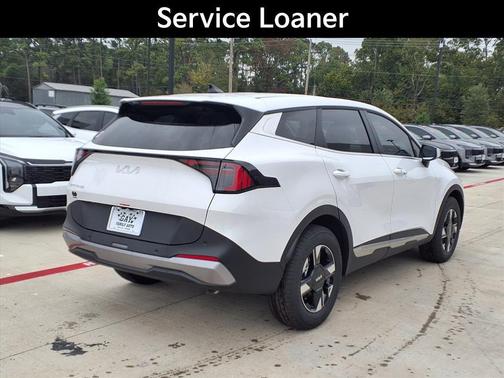 Glacial White Pearl 2026 Kia Sportage LX