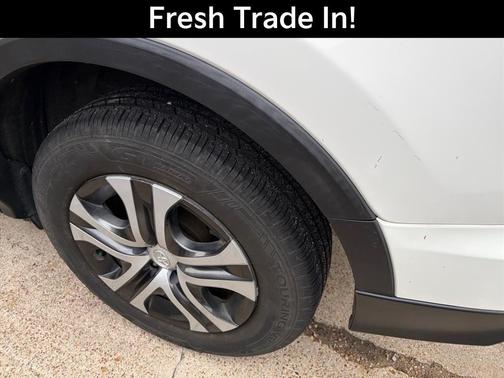 Super White 2018 Toyota RAV4 LE